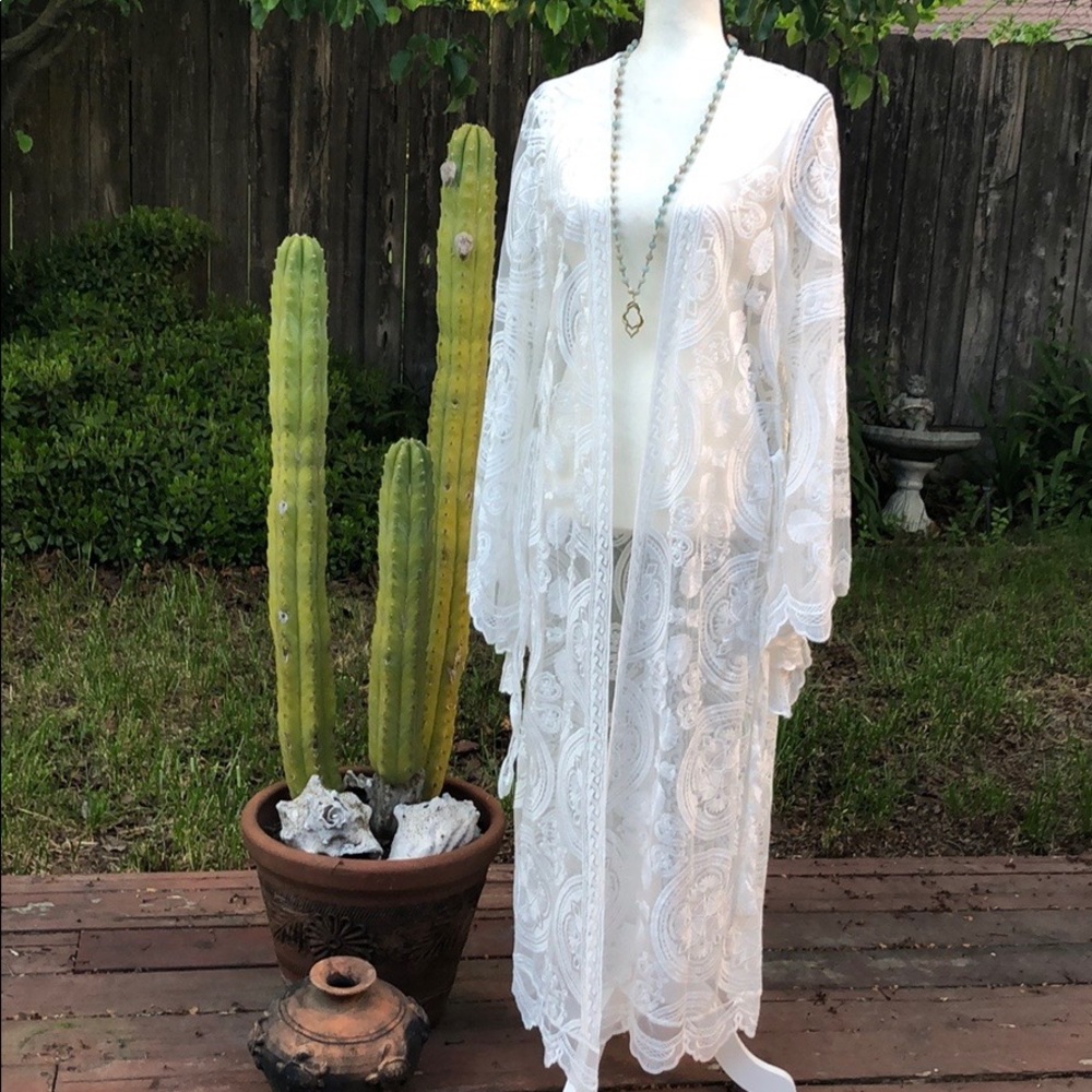 Bohemian Scalloped Lace Duster Kimono - Picture 5 of 8